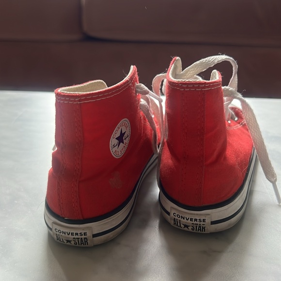 Converse size 10 kids shoes - Picture 5 of 6
